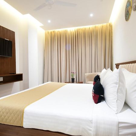Aceotel Premier, Vijay Nagar Indaur Kültér fotó