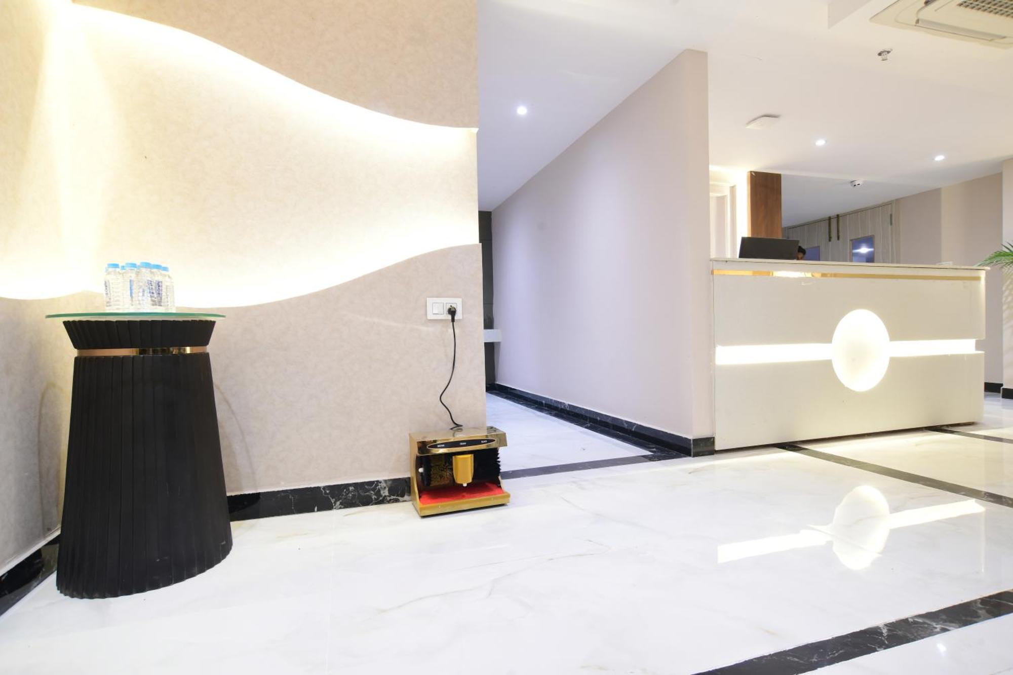 Aceotel Premier, Vijay Nagar Indaur Kültér fotó